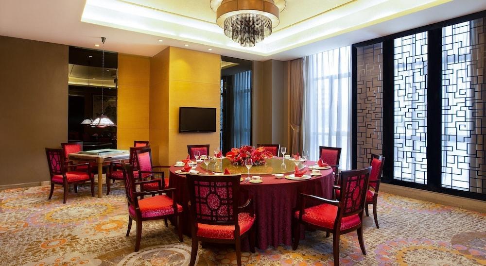 CROWNE PLAZA LONGGANG CITY CENTER photo 2
