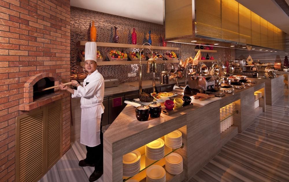 CROWNE PLAZA GUANGZHOU HUADU photo 2