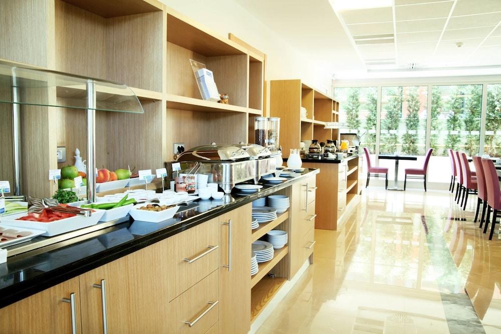 HOLIDAY INN EXPRESS ISTANBUL - ALTUNIZADE photo 3