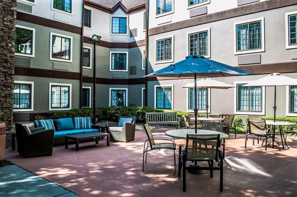 STAYBRIDGE SUITES ALPHARETTA NORTH POINT photo 3