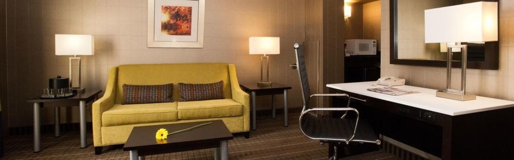 HOLIDAY INN & SUITES MISSISSAUGA WEST - MEADOWVALE