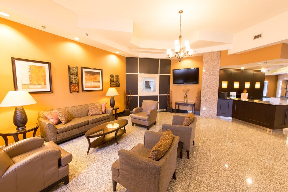 HOLIDAY INN & SUITES WINDSOR (AMBASSADOR BRIDGE) photo 1
