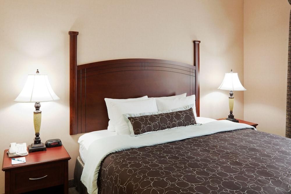 STAYBRIDGE SUITES BURLINGTON photo 3