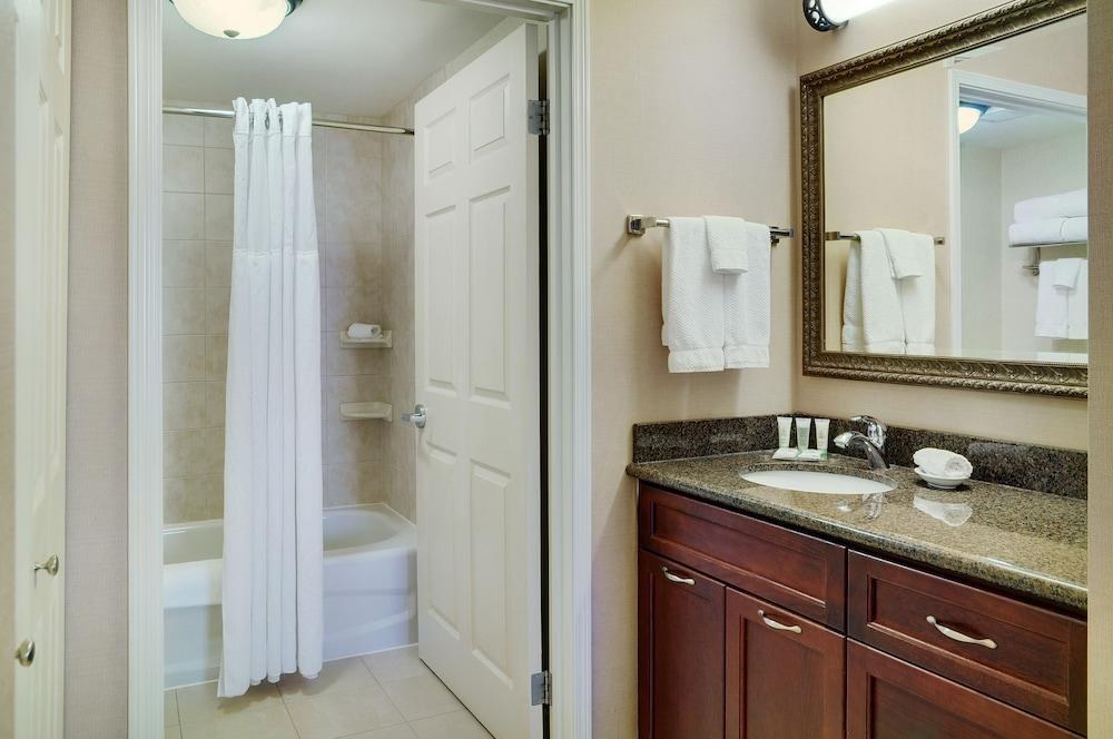 STAYBRIDGE SUITES BURLINGTON photo 4
