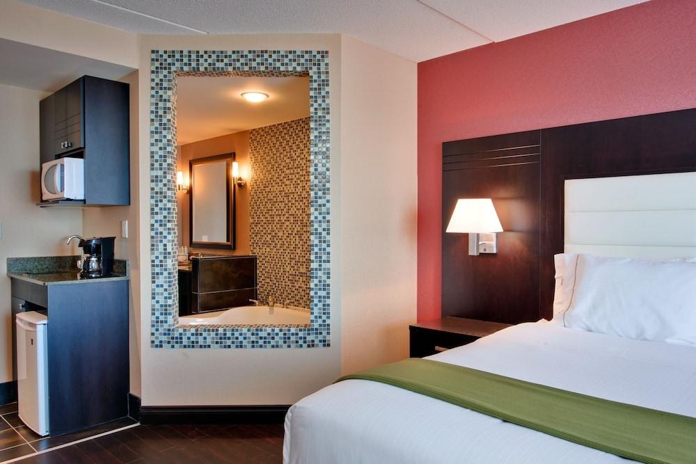 HOLIDAY INN EXPRESS & SUITES OTTAWA WEST - NEPEAN photo 3