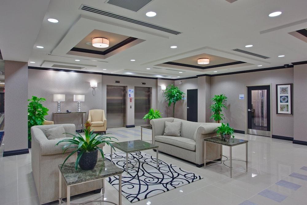 HOLIDAY INN EXPRESS & SUITES OTTAWA WEST - NEPEAN photo 4