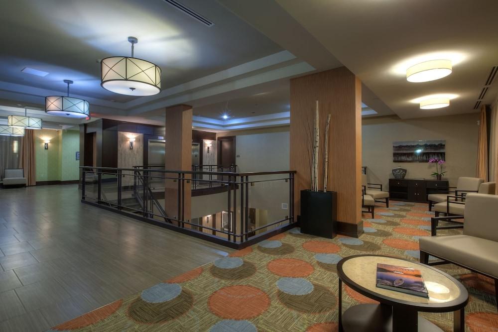 STAYBRIDGE SUITES HAMILTON - DOWNTOWN photo 2