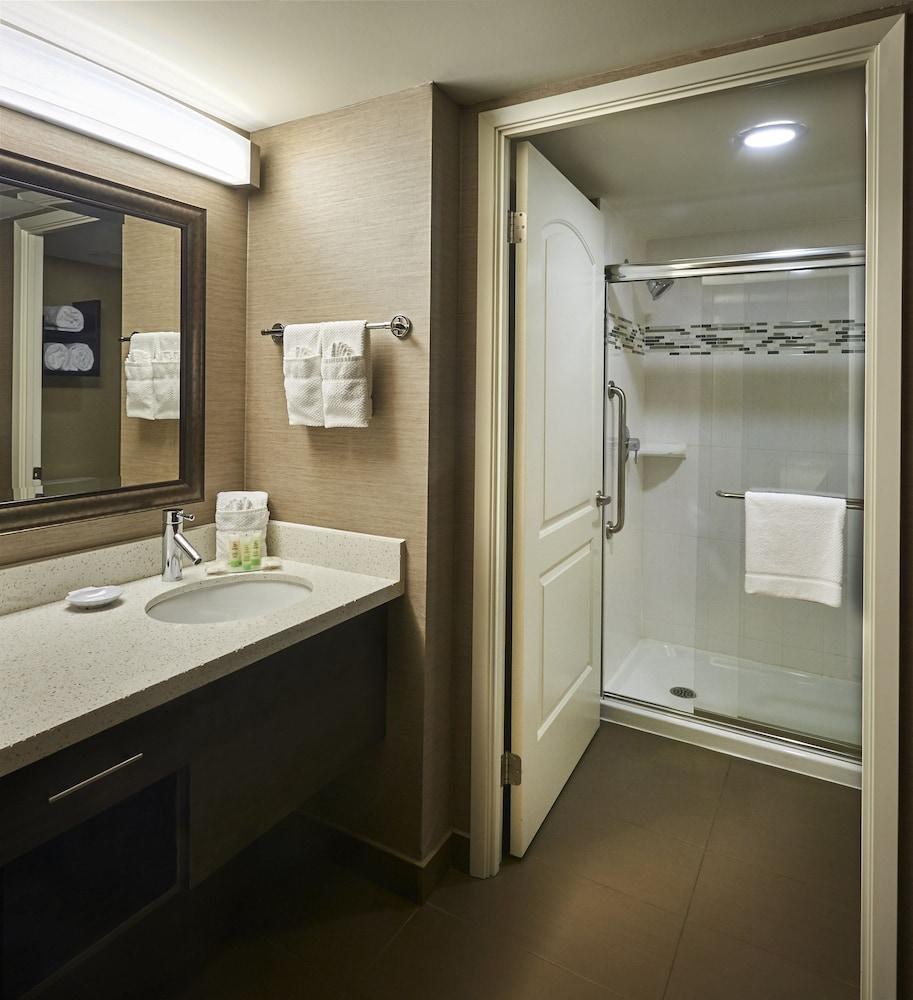 STAYBRIDGE SUITES HAMILTON - DOWNTOWN photo 3