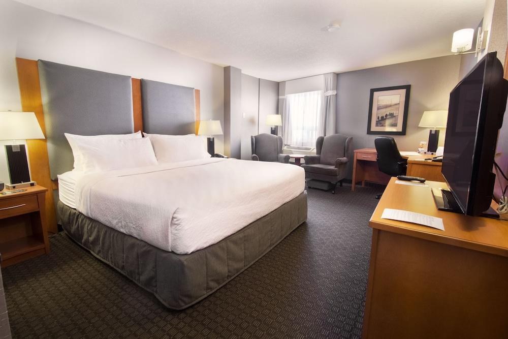 HOLIDAY INN AIRPORT