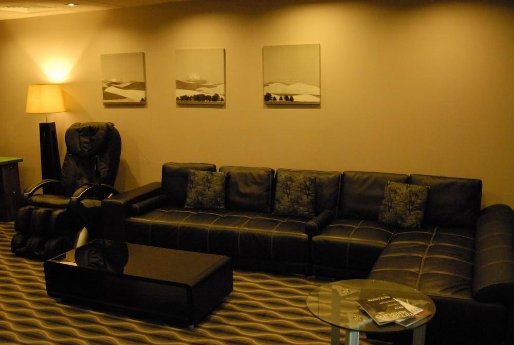 CROWNE PLAZA LONDON - KINGSTON photo 2