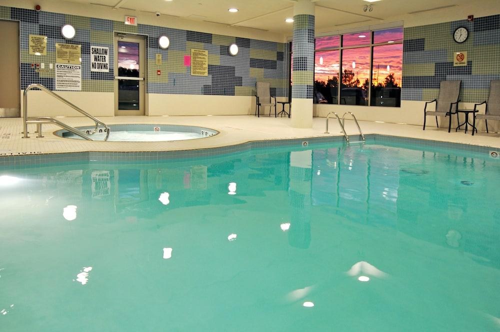HOLIDAY INN EXPRESS & SUITES VAUGHAN SOUTHWEST photo 4