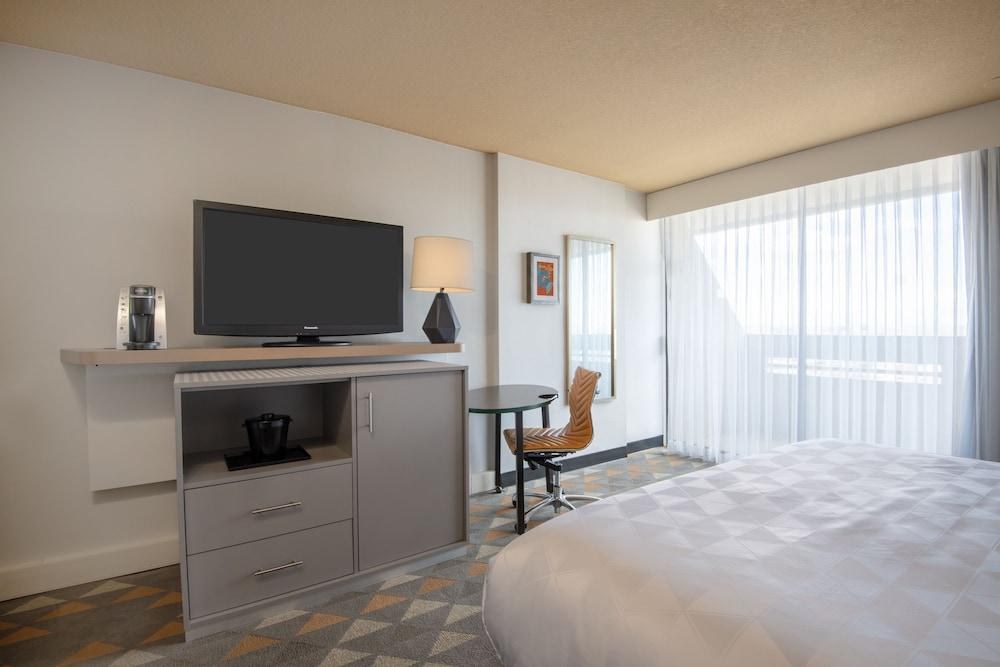 HOLIDAY INN DENVER EAST - STAP photo 2