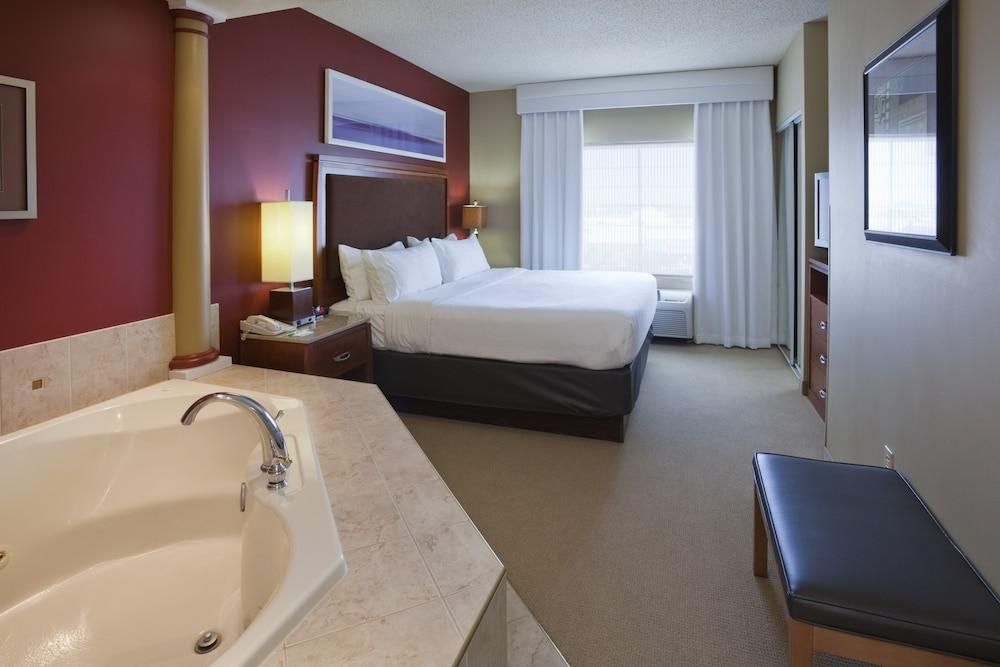 HOLIDAY INN HOTEL AND SUITES MAPLE GROVE NW MPLS A photo 4