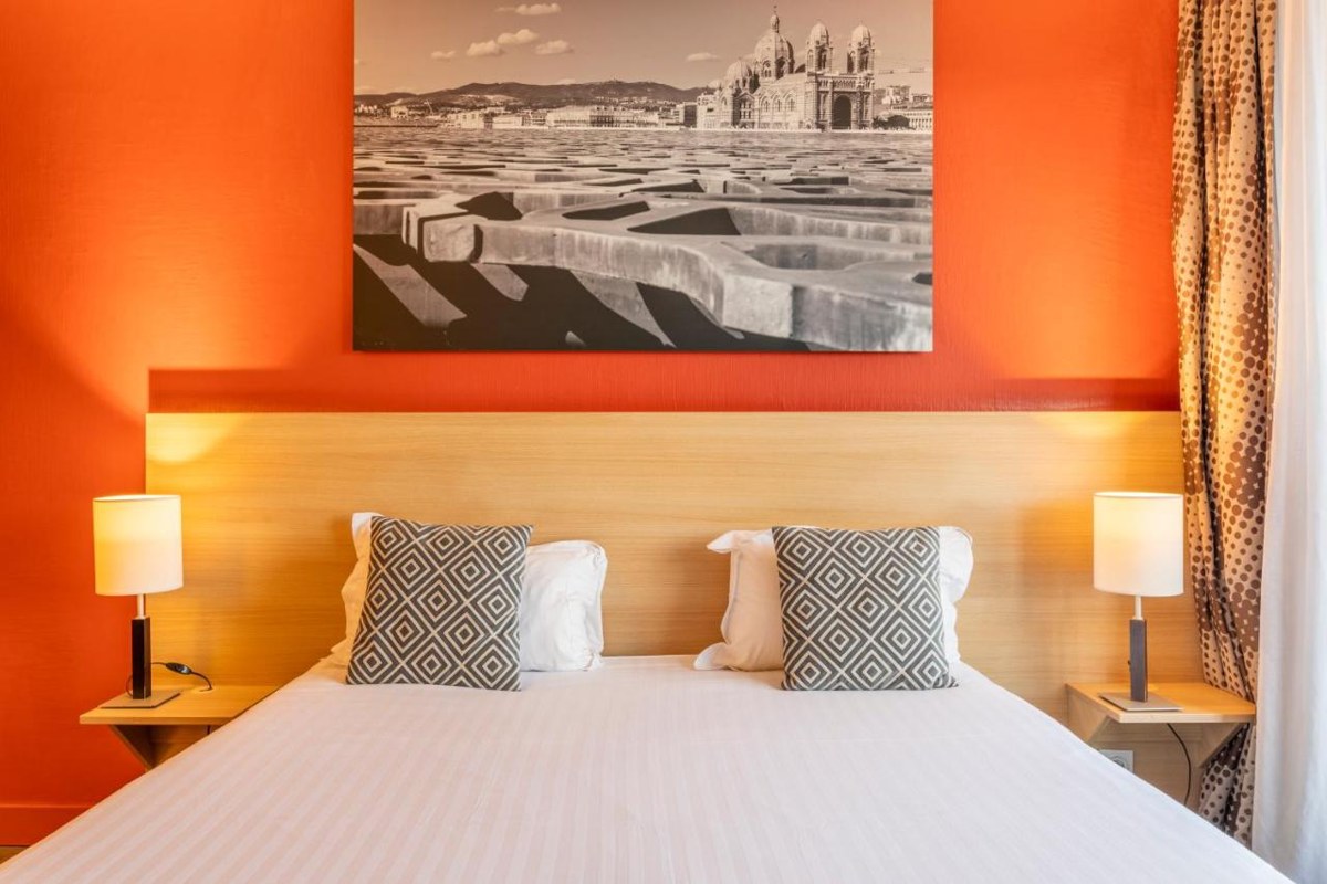 COMFORT SUITES MARSEILLA PRADO photo 1