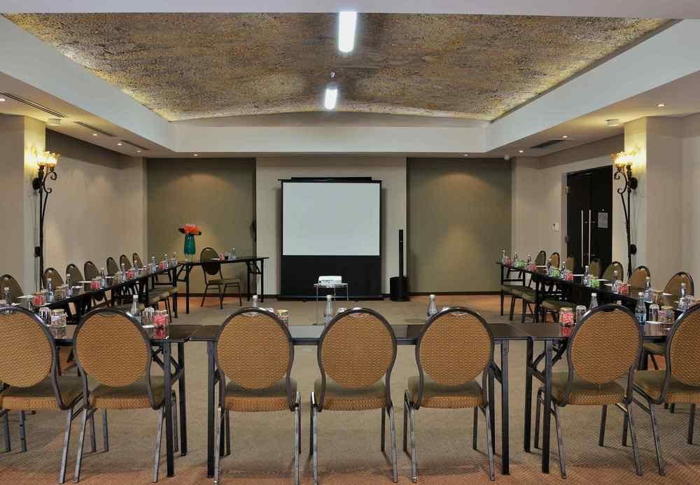 PROTEA HOTEL CAPE TOWN DURBANVILLE photo 2