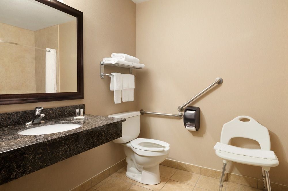 Days Inn by Wyndham Innisfail photo 1