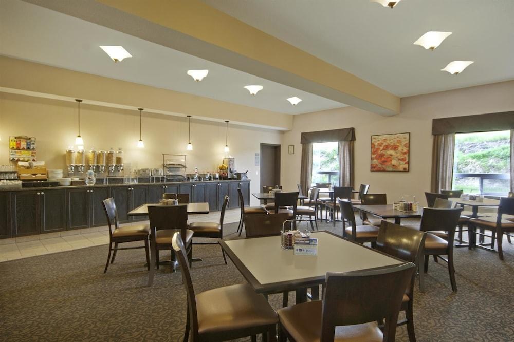 Days Inn by Wyndham Innisfail photo 4