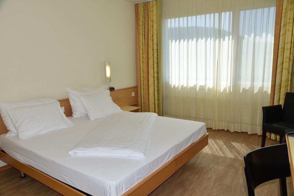 BEST WESTERN HOTEL GRAUHOLZ photo 1