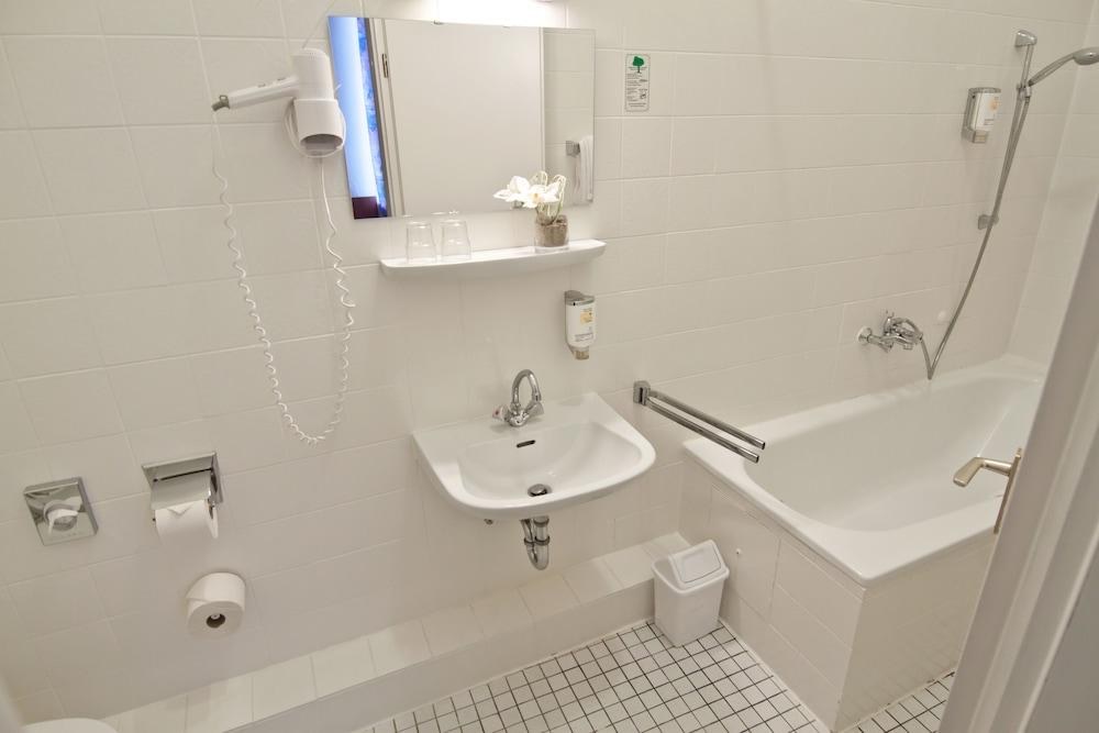 NOVUM HOTEL KRONPRINZ HAMBURG photo 2