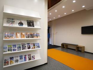 EASYHOTEL ROTTERDAM CITY CENTR photo 2