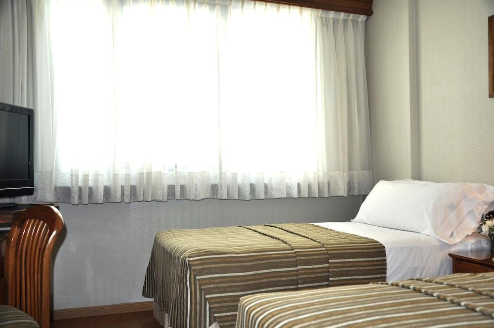 HOTEL CARLTON photo 2