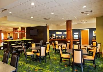 FAIRFIELD INN  SUITES TORONTO MISSISSAUGA photo 1