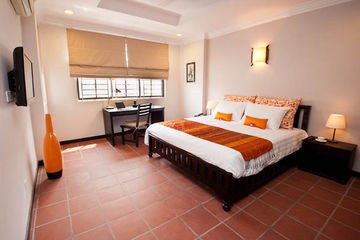 RIVERSIDE SUITES photo 2