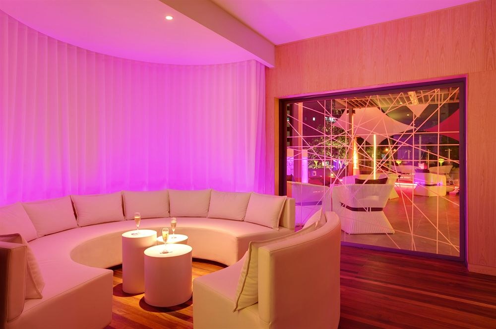 HENNESSY PARK HOTEL