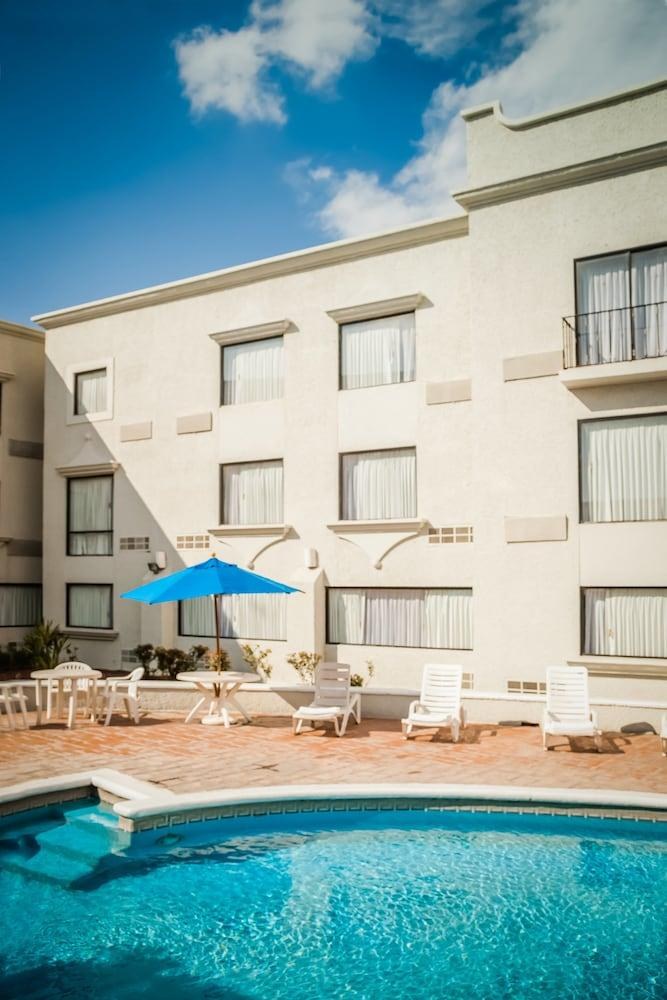 FIESTA INN MONCLOVA photo 3
