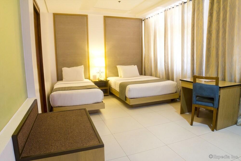 CROWN REGENCY COURTYARD RESORT photo 3