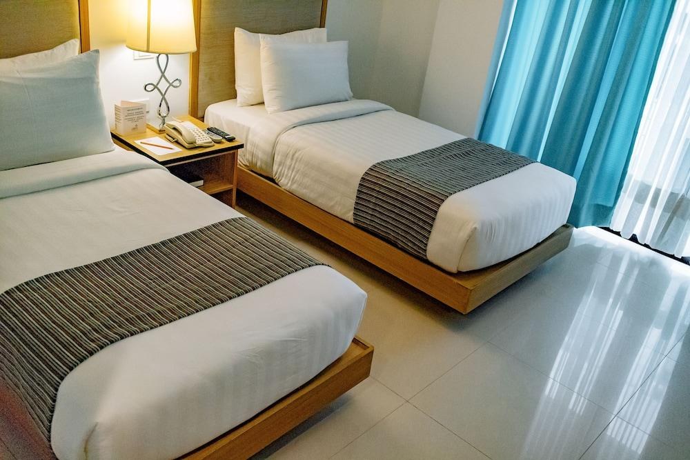 CROWN REGENCY COURTYARD RESORT photo 4