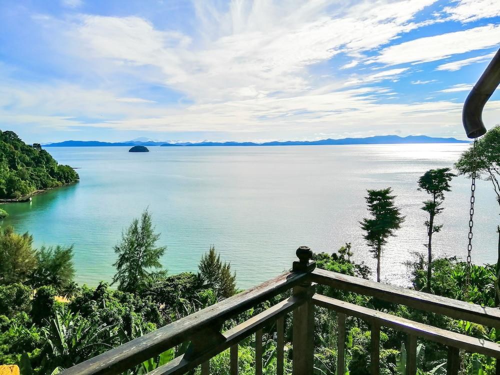 SUPALAI RESORT & SPA PHUKET photo 2