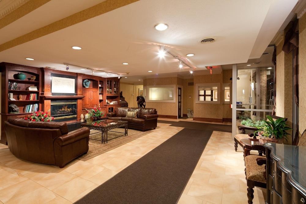 HOLIDAY INN CLEVELAND-MAYFIELD photo 2