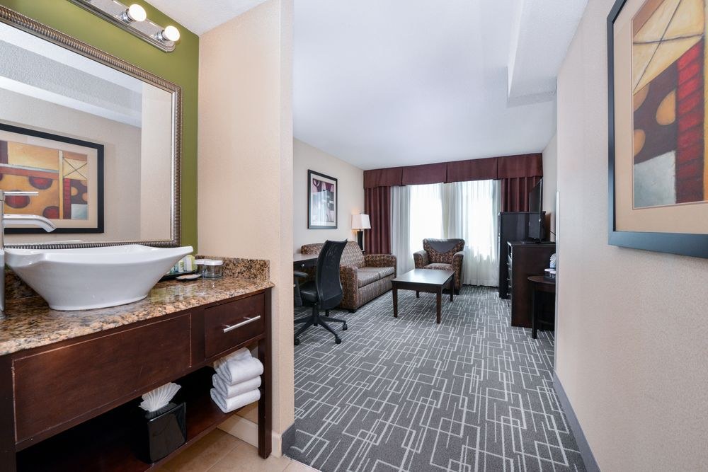 HOLIDAY INN CHARLOTTE-CENTER CITY