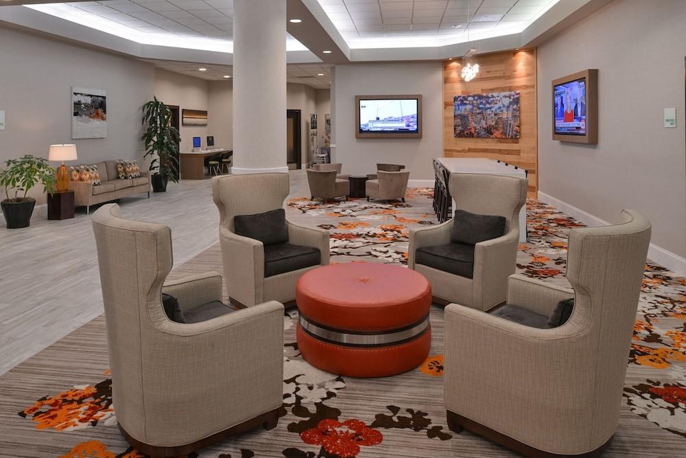 HOLIDAY INN CHARLOTTE-CENTER CITY photo 4