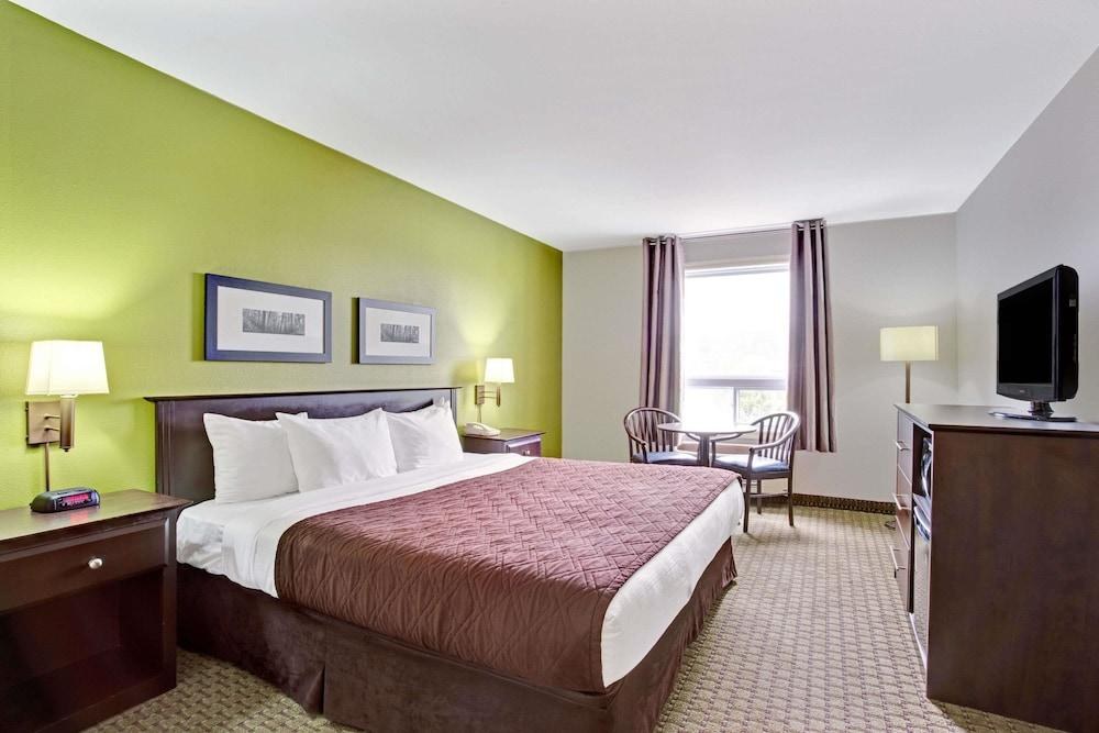 SUPER 8 BY WYNDHAM ST-JEROME photo 4