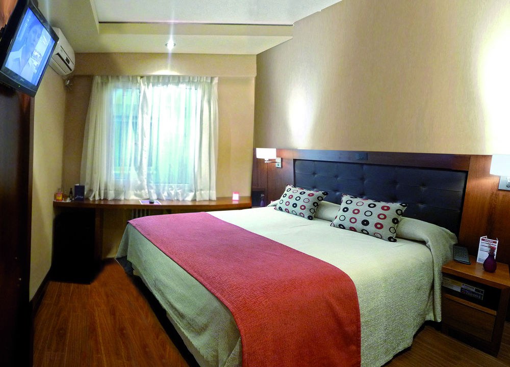 WALDORF HOTEL