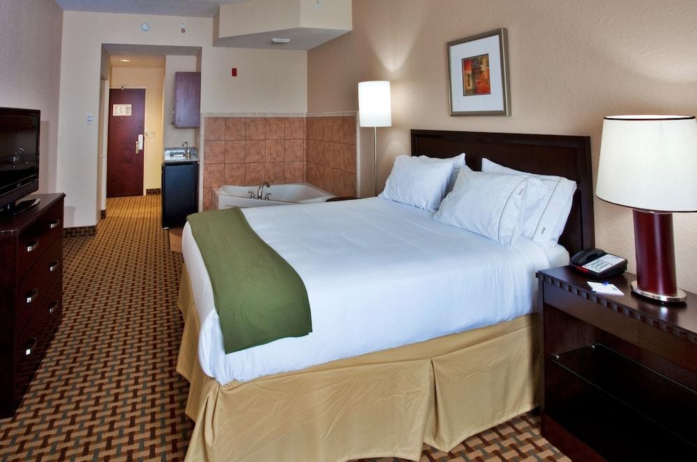 HOLIDAY INN EXPRESS & SUITES ORLANDO-OCOEE EAST photo 2