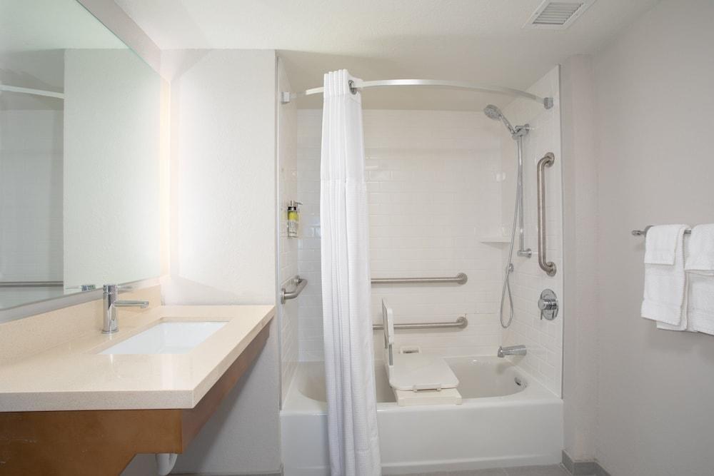 STAYBRIDGE SUITES DENVER INTERNATIONAL AIRPORT photo 2