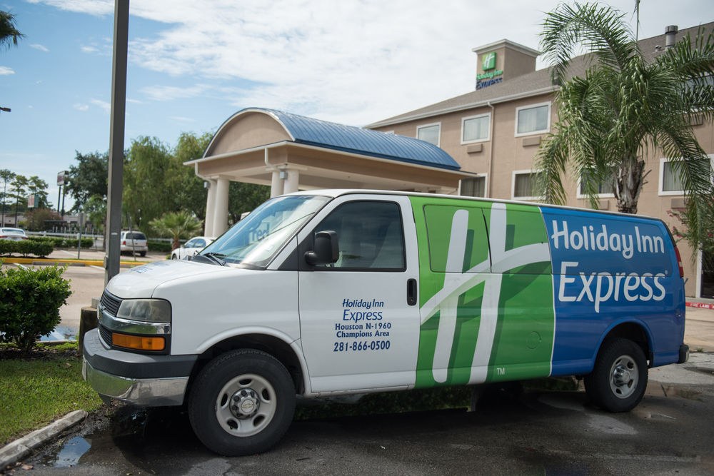 HOLIDAY INN EXPRESS N-1960 CHAMPIONS AREA