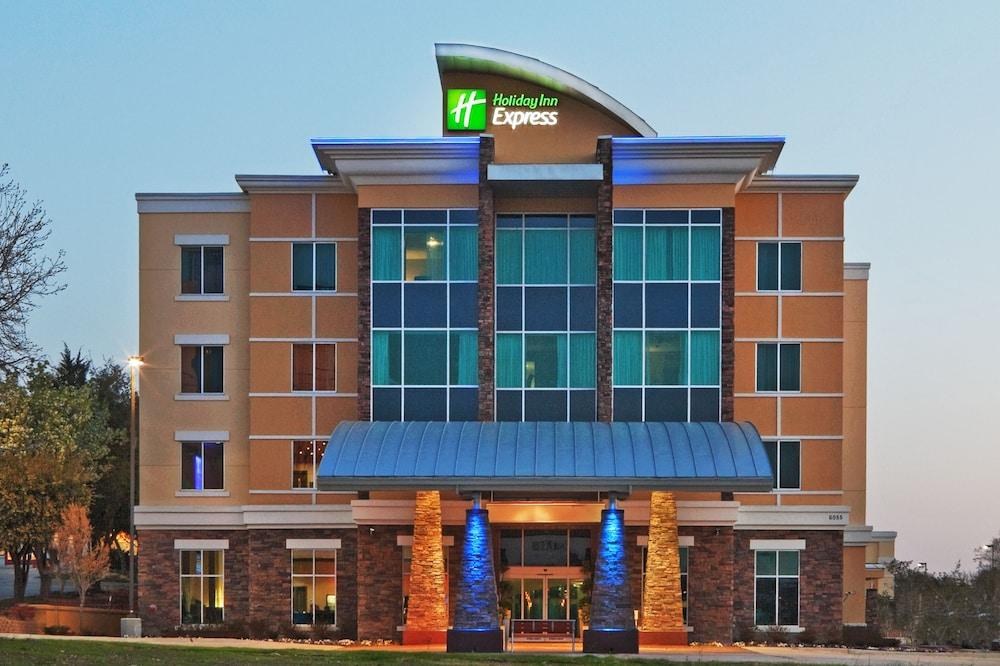 HOLIDAY INN EXPRESS & SUITES NORTH DALLAS AT PRESTON photo 2