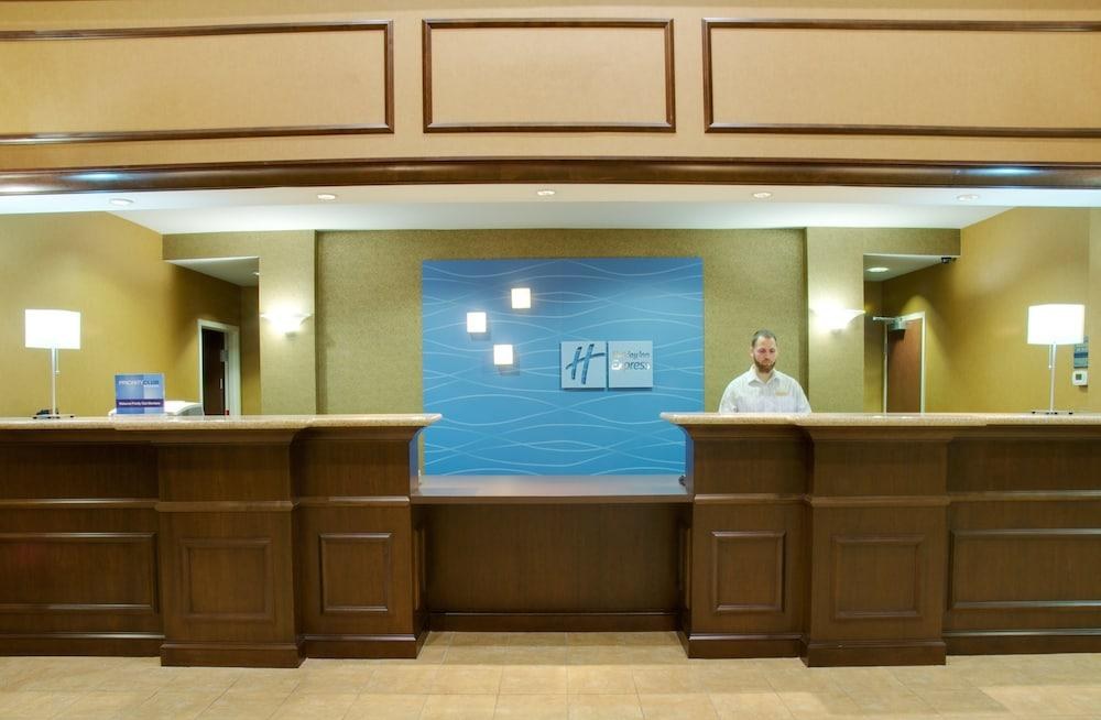 HOLIDAY INN EXPRESS & SUITES HOUSTON ENERGY CORRIDOR-W OAKS photo 4