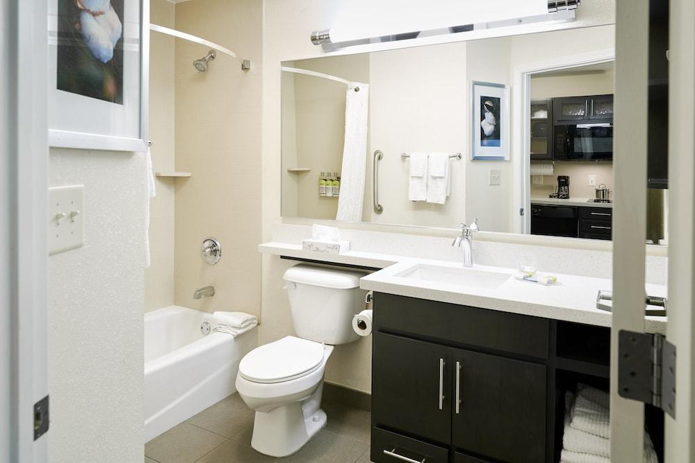 CANDLEWOOD SUITES BY THE GALLERIA photo 3