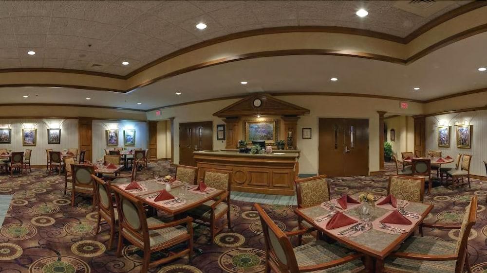 HOLIDAY INN MEMPHIS-UNIV OF MEMPHIS photo 2