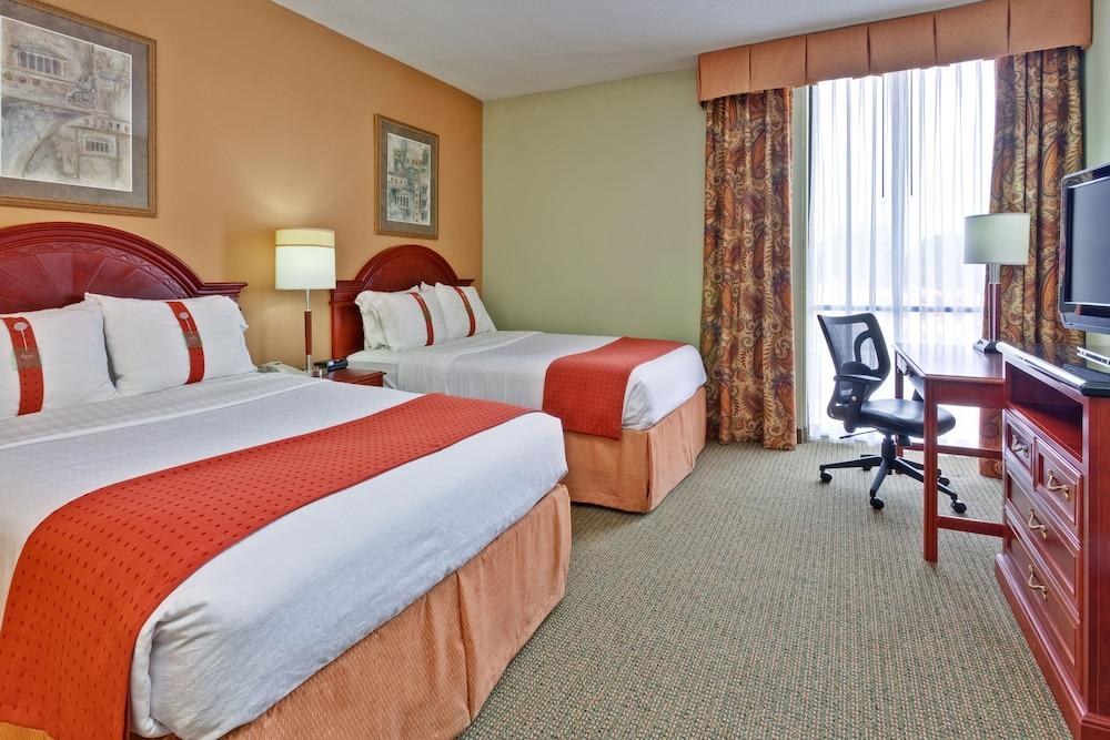 HOLIDAY INN MEMPHIS-UNIV OF MEMPHIS photo 3