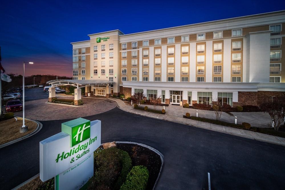 HOLIDAY INN & SUITES MEMPHIS -  WOLFCHASE GALLERIA photo 2