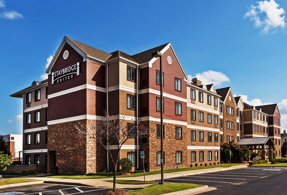 STAYBRIDGE SUITES TULSA-WOODLAND HILLS photo 1