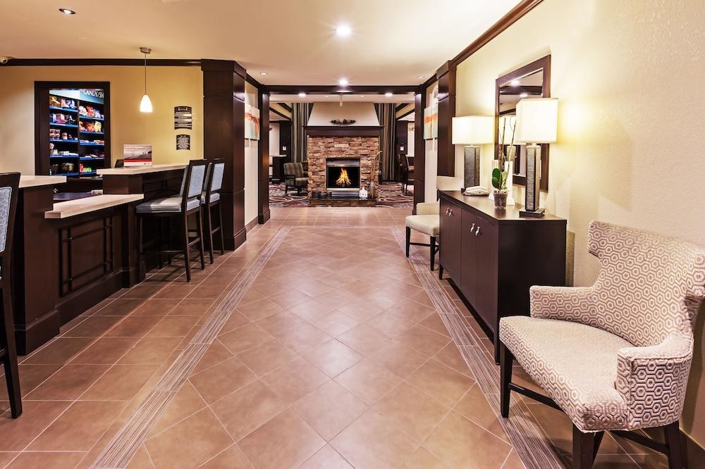 STAYBRIDGE SUITES TULSA-WOODLAND HILLS photo 4