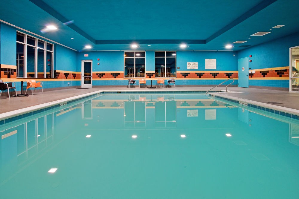 HOLIDAY INN HOTEL & SUITES WILLIAMSBURG-HISTORIC GATEWAY
