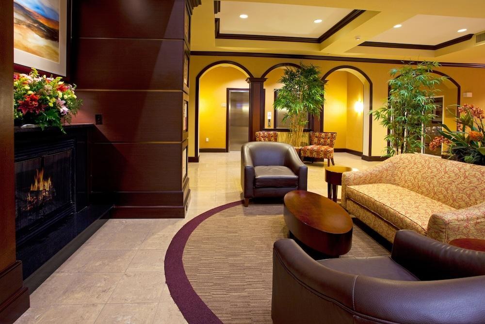 HOLIDAY INN & SUITES ORANGE PARK - WELLS RD. photo 3